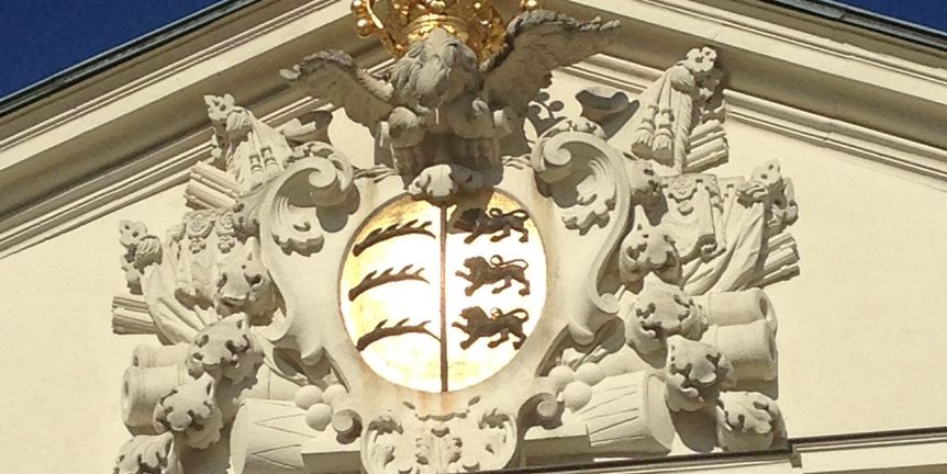 Image: The royal coat of arms.